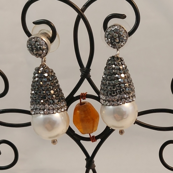 Vtg faux pearl crystald post dangle earrings - Picture 2 of 9